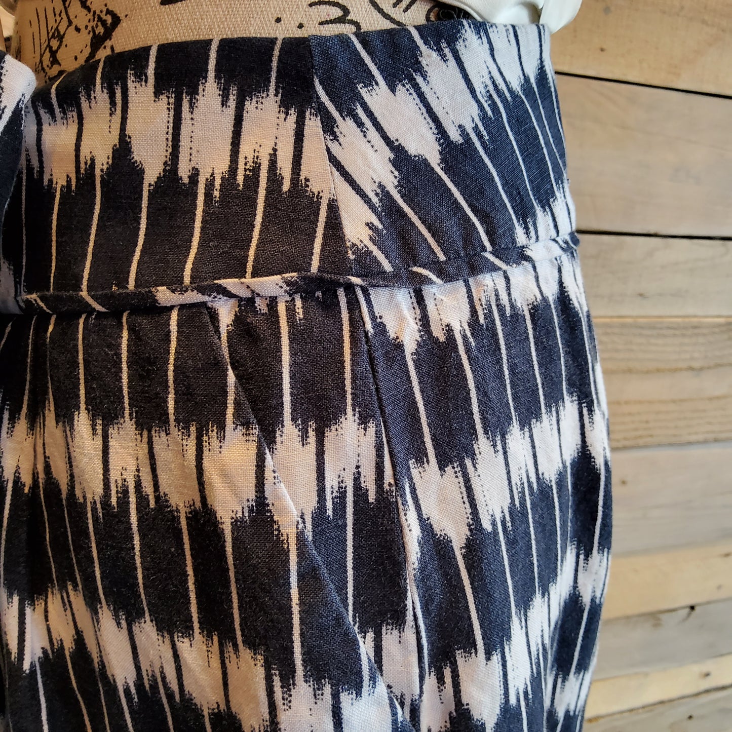 Loft Patterned Mini Skirt Sz 12P
