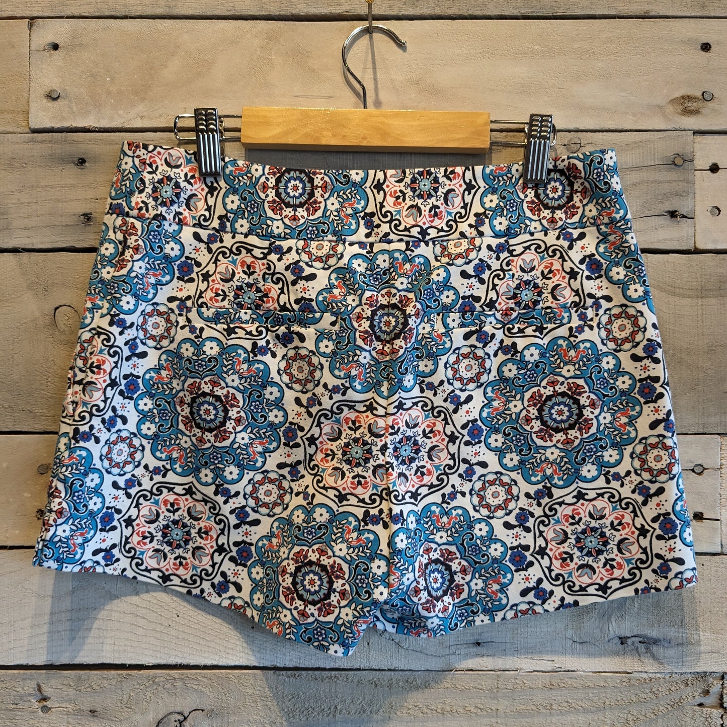 Loft Pattern Shorts Sz 00