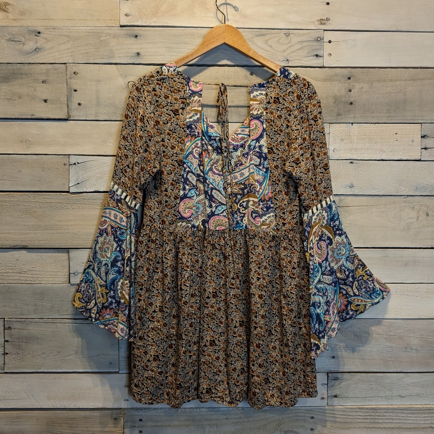 Umgee Bell Sleeve Top Sz S