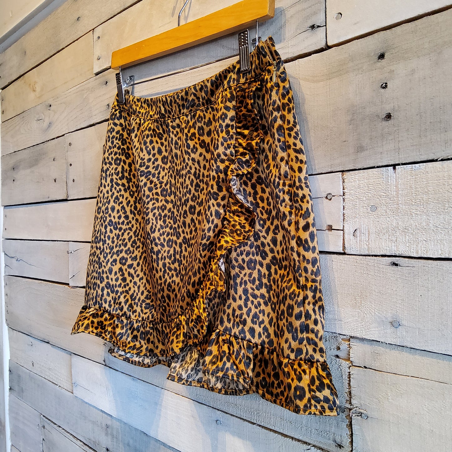 Vestique Satin Leopard Mini Skirt Sz M