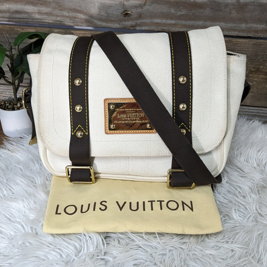 Louis Vuitton Antigua Besace Messanger Bag