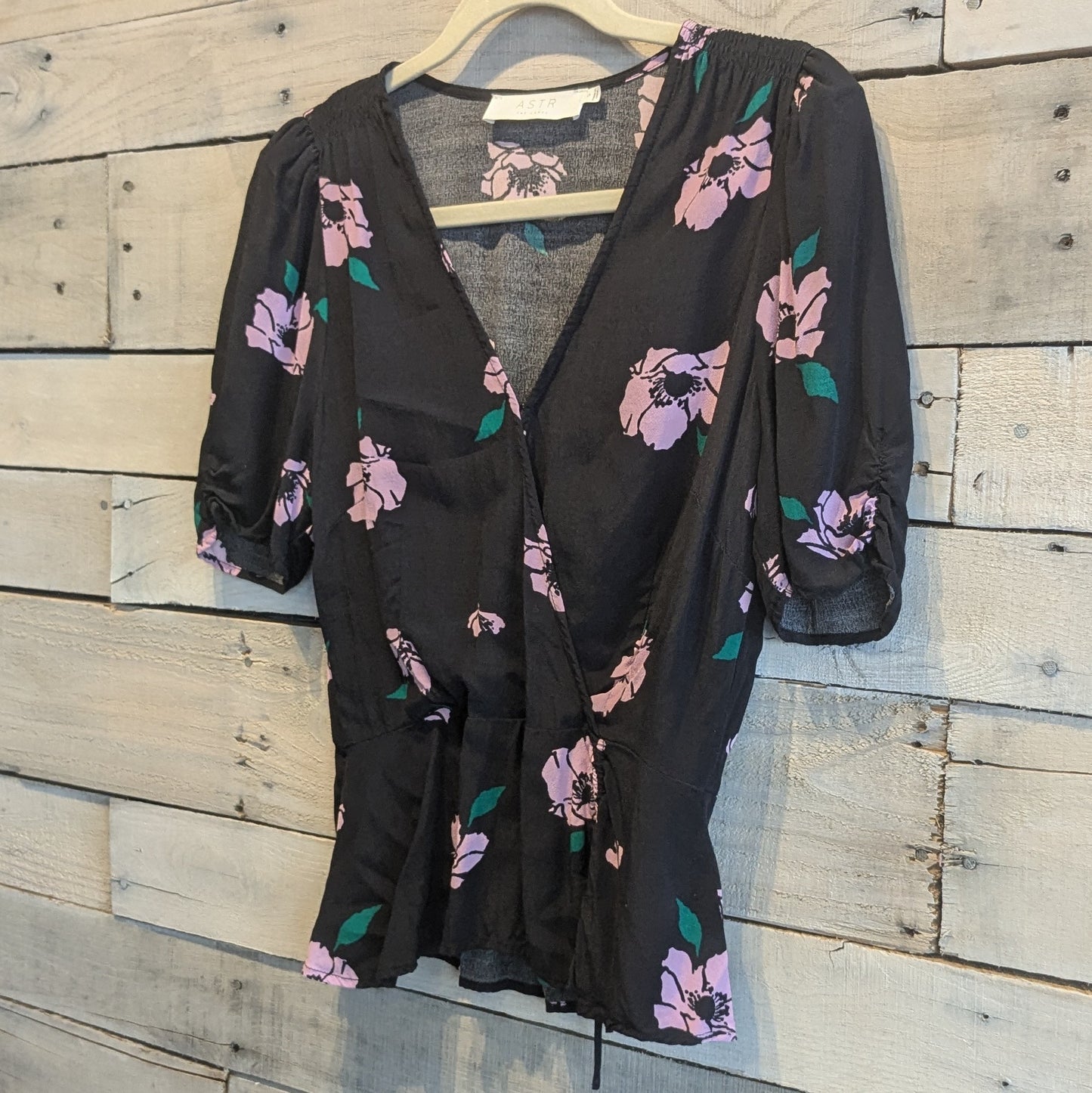 ASTR Floral Wrap Top Sz S