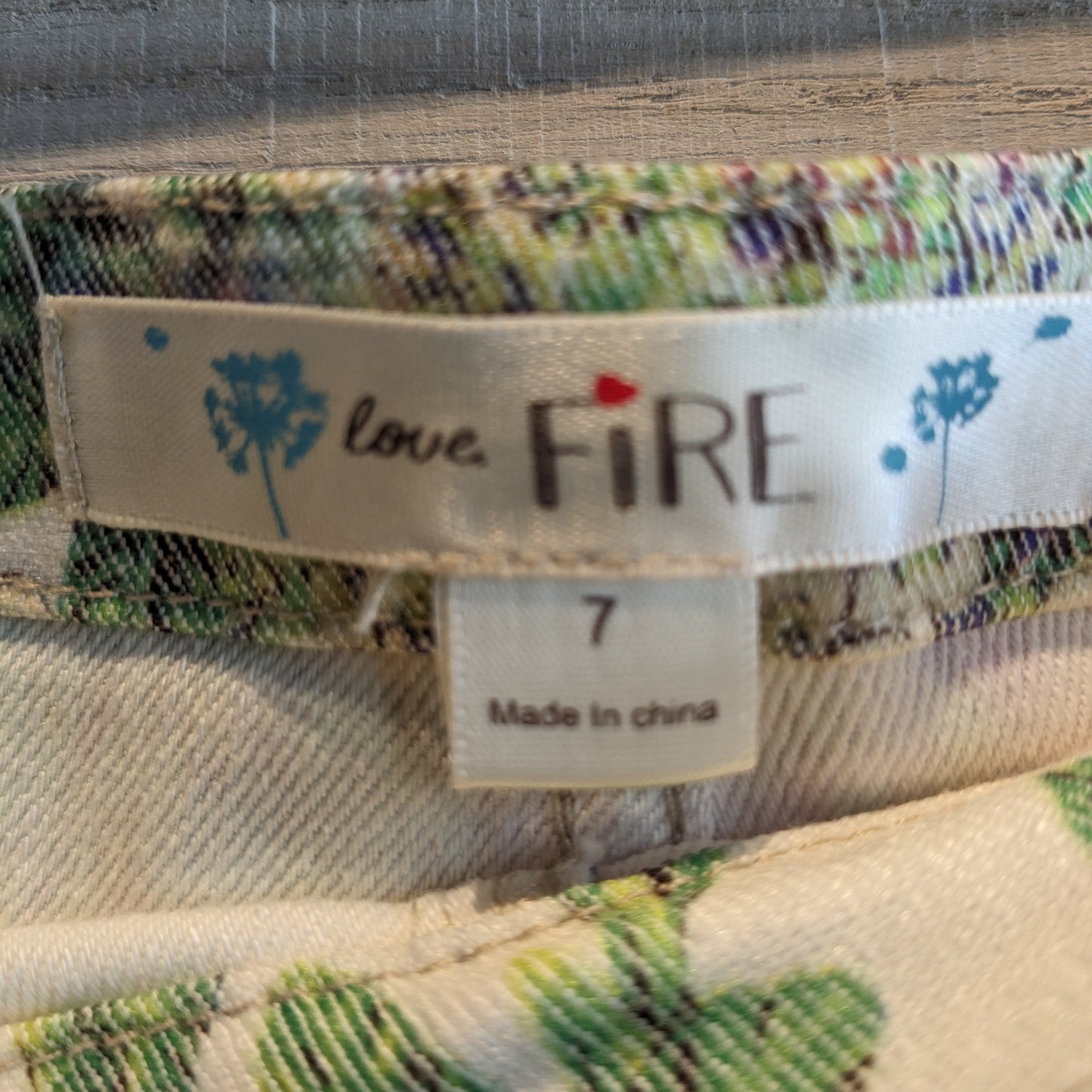 Love Fire Floral Print Shorts Sz 7